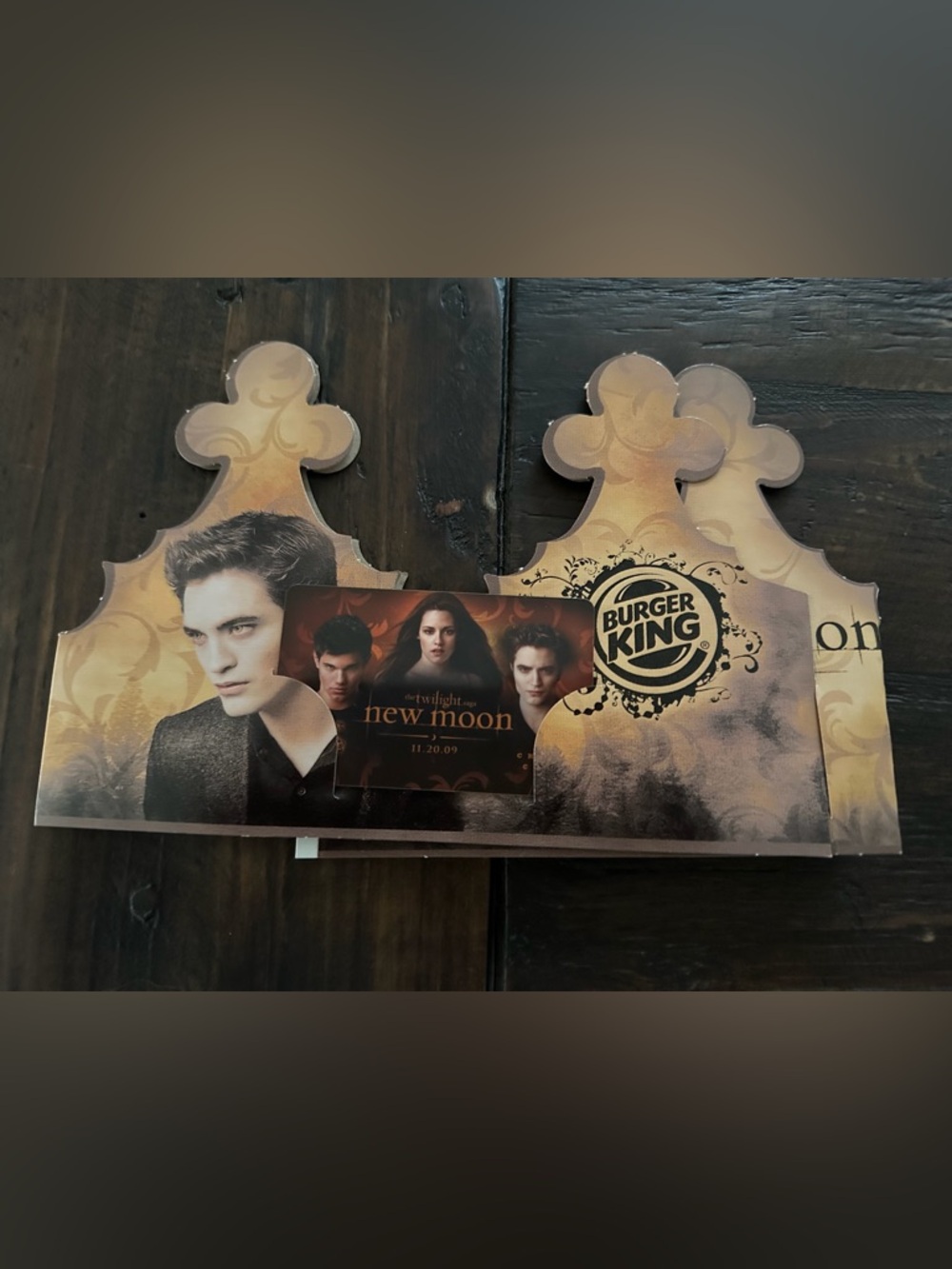 Twilight Saga-New Moon 2009 Burger King Crown and Gift Card Memorabilia-New